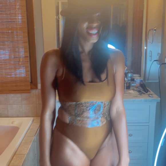 Women’s leopard print bodysuit! - Picture 9 of 13